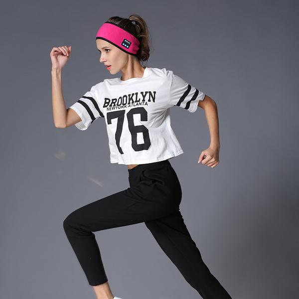 Knitted Sports Headband with Sweat-Wicking Bluetooth